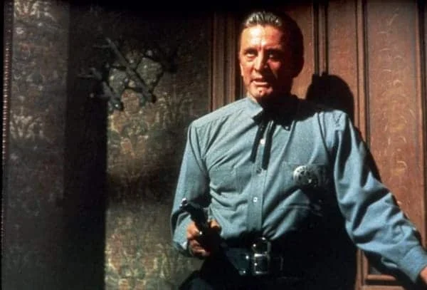 Der letzte Zug von Gun Hill - Kirk Douglas