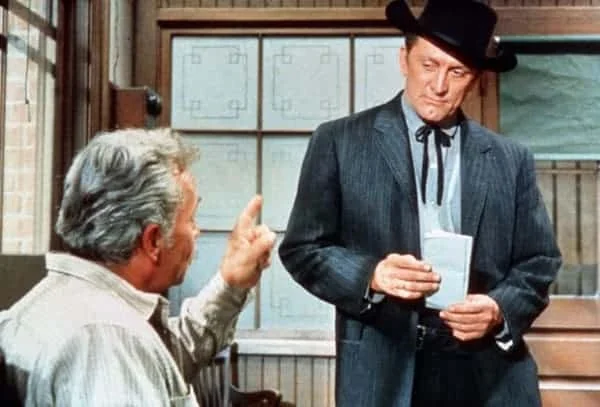DER LETZTE ZUG VON GUN HILL - Kirk Douglas