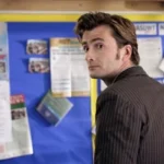 Doctor Who Staffel 2 Titelbild Mann im Anzug