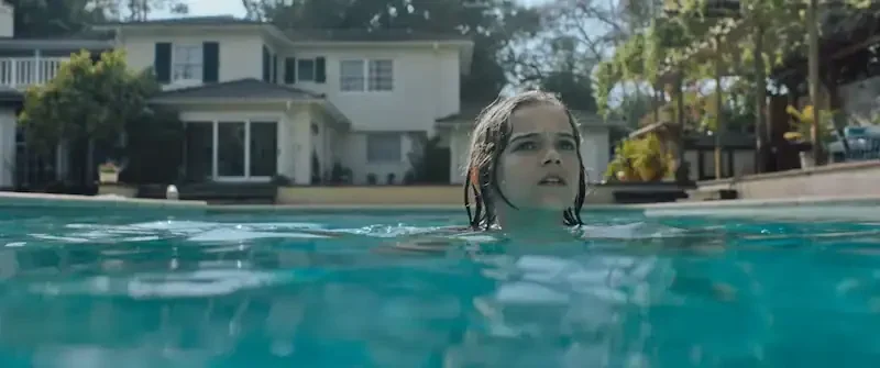 night swim: elliot im pool