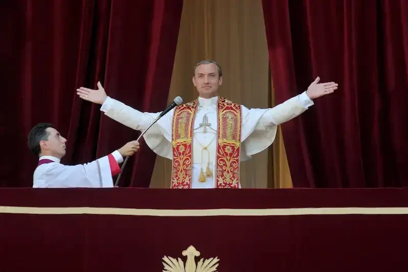 the young pope: jude law als papst lenny