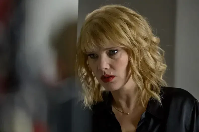 a killers memory - joanna kullig als prosituierte Annie