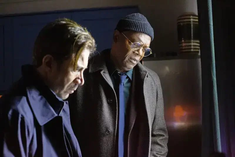 damaged gianni capaldi als boyd und samuel l. jackson als dan