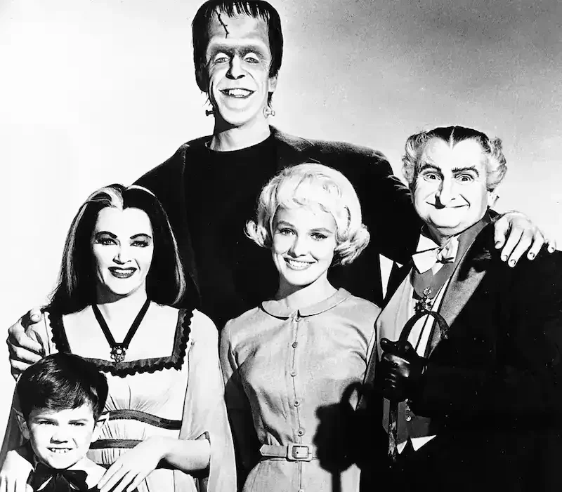 the munsters family, eddie, lilly, herman, marylin und grandpa
