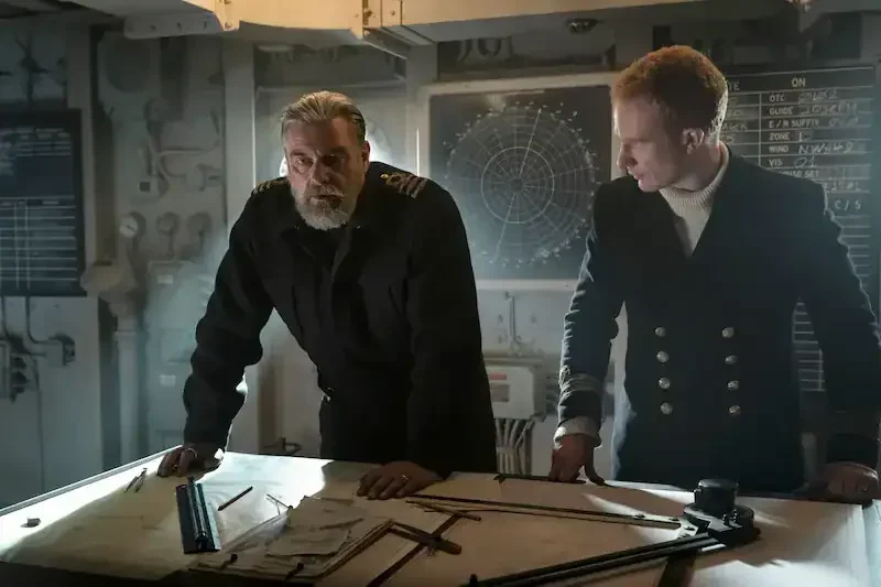 das boot zwei männer im kartenraum