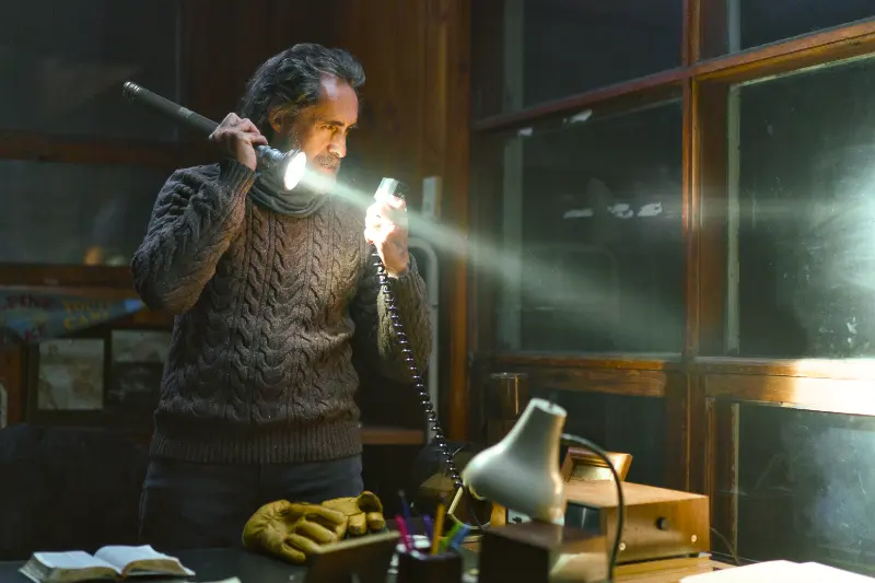 Demián Bichir als Mando in einer Schlüsselszene aus Black Phone 2
