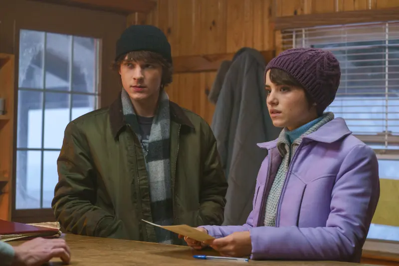 Mason Thames als Finney und Madeline McGraw als Gwenn aus Black Phone 2