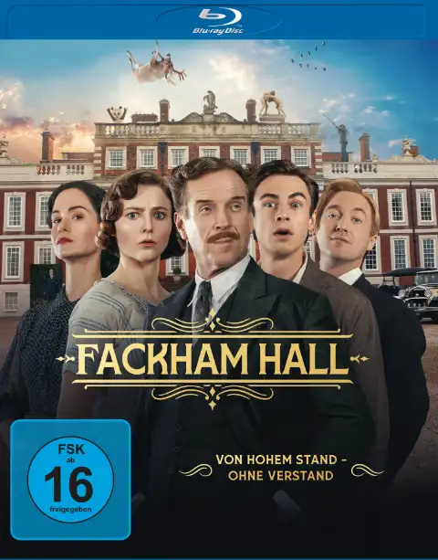 Fackham Hall Blu-ray Cover mit fünf Charakteren vor Herrenhaus