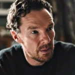 Benedict Cumberbatch mit ernstem, nachdenklichem Blick